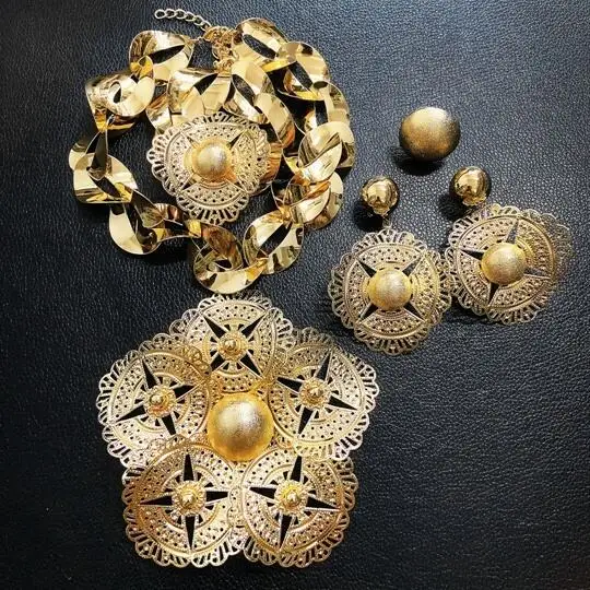Textured Hotsale Flower Light Wight Big Italian Jewelry Set For Women Stunning Necklace Bracelet Earrings Ring 4PC Jewellery
Textured Hotsale Flower Light Wight Big Italian Jewelry Set For Women Stunning Necklace Bracelet Earrings Ring 4PC Jewellery