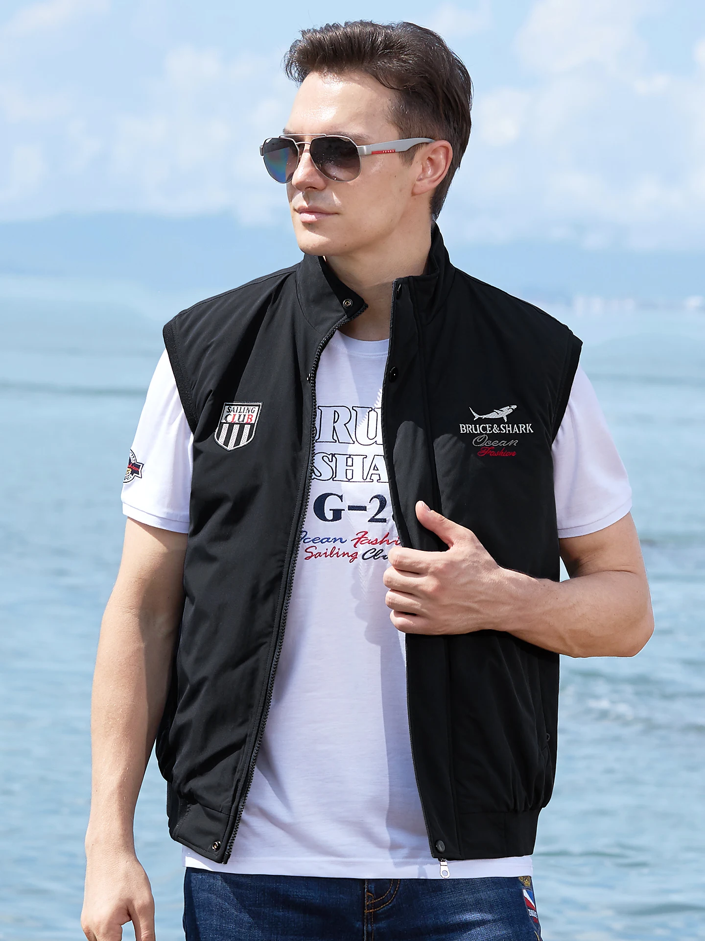 Men's Thiened Cotton Jaet Vest Autumn Winter Faion Brand Loose Large Size Bruce ark Men's oulder Pad Vest
Men's Thiened Cotton Jaet Vest Autumn Winter Faion Brand Loose Large Size Bruce ark Men's oulder Pad Vest