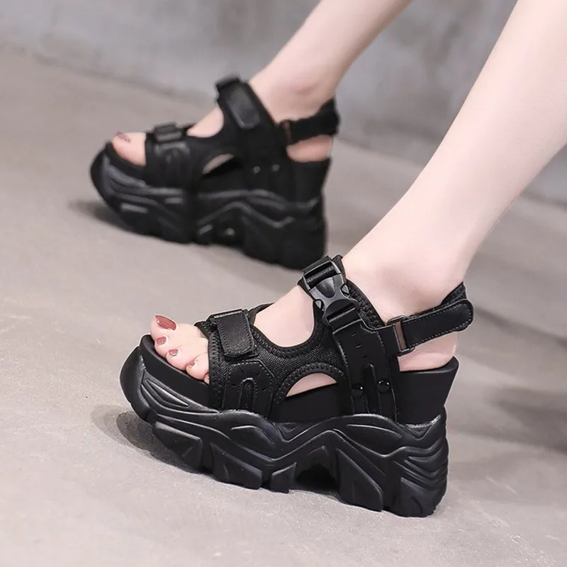 New Fashion Summer Women Sandals Peep-toe Wedge Platform Sneakers Woman 10.5CM Heels Thick Bottom Sandal Casual Beach Flip Flops
New Fashion Summer Women Sandals Peep-toe Wedge Platform Sneakers Woman 10.5CM Heels Thick Bottom Sandal Casual Beach Flip Flops