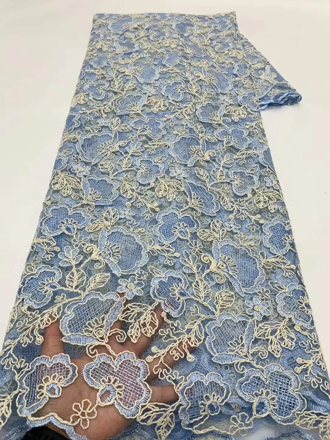 2025 Latest African Guipure Cord Lace Fabric Embroidery French Mesh Lace Fabric Nigerian Tulle Lace For Party Dress Sewing
2025 Latest African Guipure Cord Lace Fabric Embroidery French Mesh Lace Fabric Nigerian Tulle Lace For Party Dress Sewing