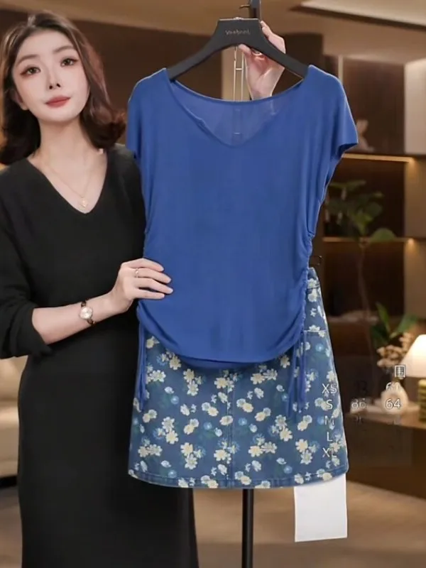 Loose Fit Blue V-Neck Gathered Waist Short Sleeve T-Shirt Women Summer Lazy Style Casual Loose Slimming Cover up Top
Loose Fit Blue V-Neck Gathered Waist Short Sleeve T-Shirt Women Summer Lazy Style Casual Loose Slimming Cover up Top