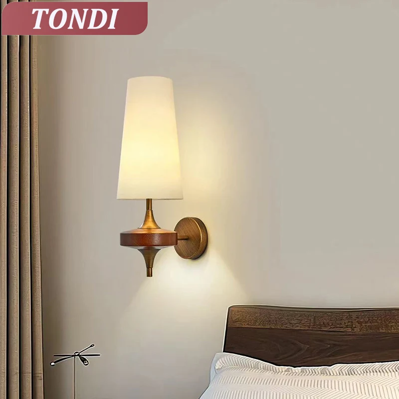 Modern LED Nordic Wall Lamp Vintage Solid Wood Retro Luxury Bedside Lighting For Bedroom Living Room Wall Decor Indoor Lighting
Modern LED Nordic Wall Lamp Vintage Solid Wood Retro Luxury Bedside Lighting For Bedroom Living Room Wall Decor Indoor Lighting