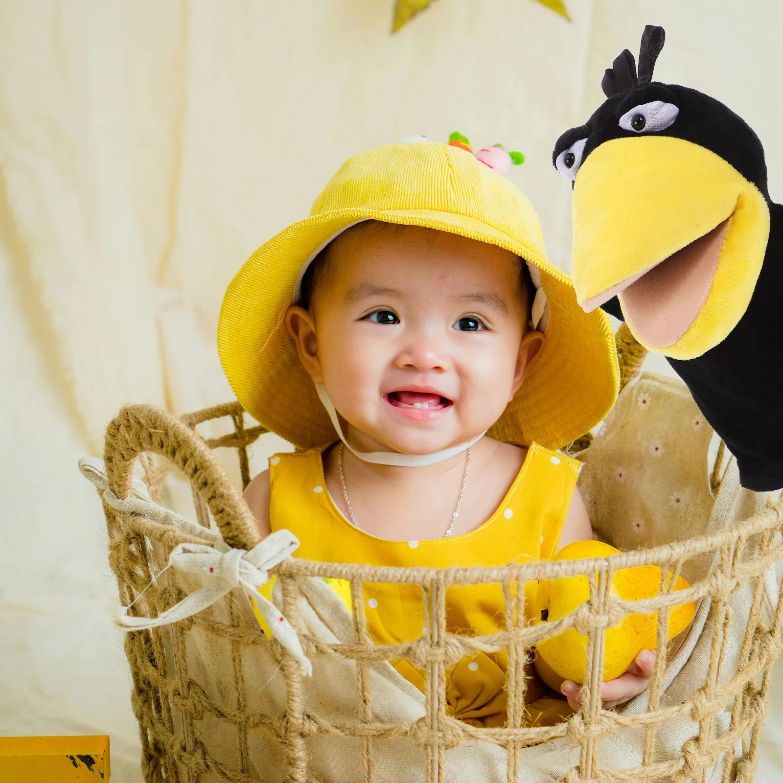 Crow Finger Puppet Soft Touch Animal Head Interactive Plaything for Kids Indoor Outdoor Creative Motor Skill Development
Crow Finger Puppet Soft Touch Animal Head Interactive Plaything for Kids Indoor Outdoor Creative Motor Skill Development