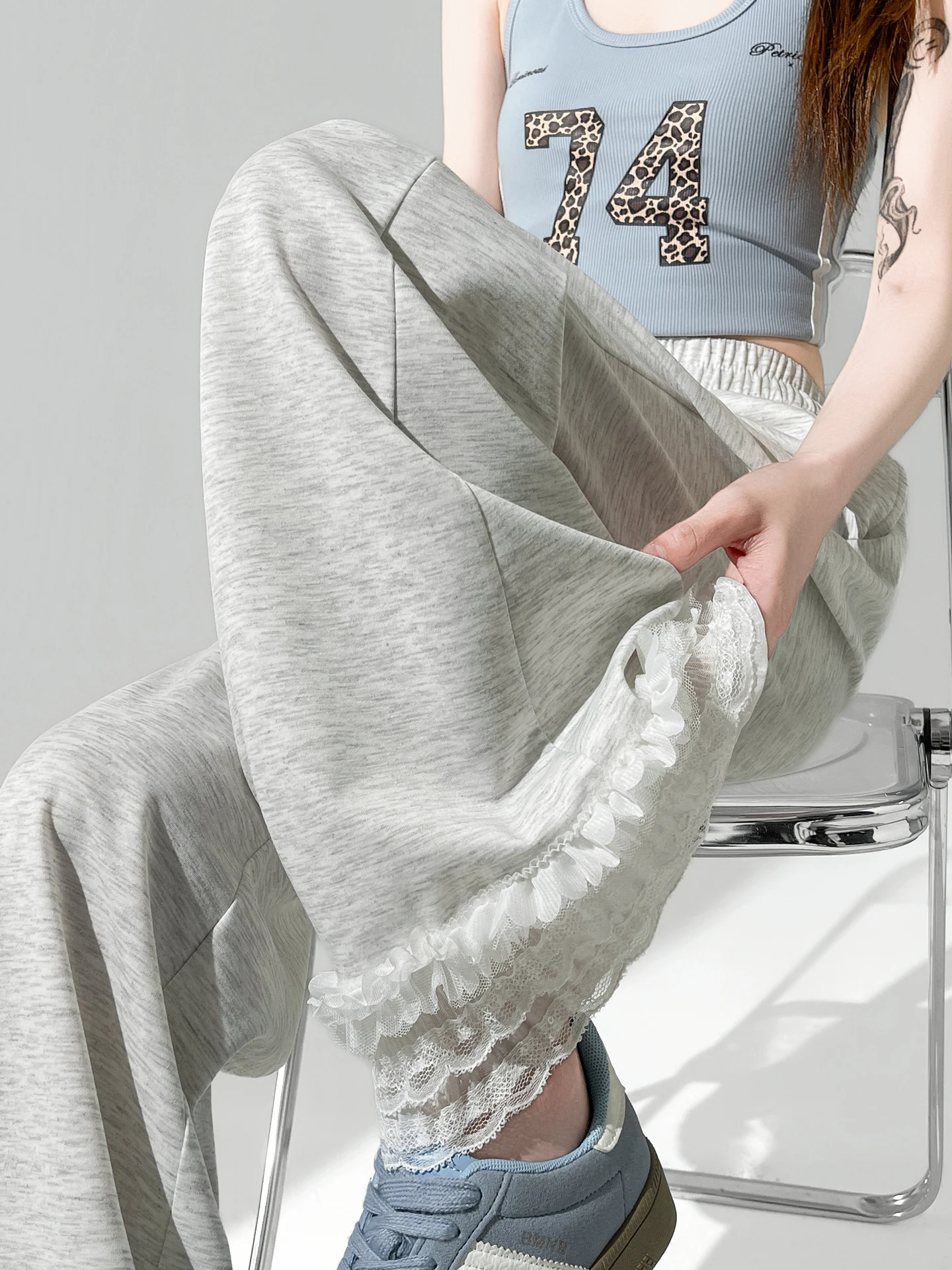 High Waist Slim Fit Casual Bell Bot Pants Women's Lace Trim Splicing Design Summer 2026 Korean Sle Commute Pants
High Waist Slim Fit Casual Bell Bot Pants Women's Lace Trim Splicing Design Summer 2026 Korean Sle Commute Pants