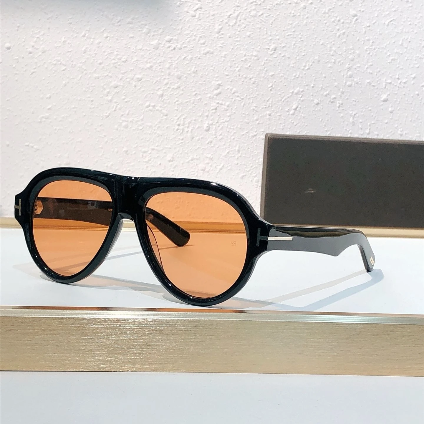 Солнцезащитные очки женские с УФ-защитой, белая оправа, 2026, новые, высококлассные, для вождения, увеличенные, визуально уменьшающие лицо, для повседневного модного образа
Солнцезащитные очки женские с УФ-защитой, белая оправа, 2026, новые, высококлассные, для вождения, увеличенные, визуально уменьшающие лицо, для повседневного модного образа