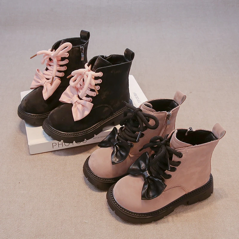 2025 New Children Leather Shoes for Girls Fashion Korean Style Sweet Bowtie Soft Sole Anti-slippery Versatile Kids Short Boots
2025 New Children Leather Shoes for Girls Fashion Korean Style Sweet Bowtie Soft Sole Anti-slippery Versatile Kids Short Boots