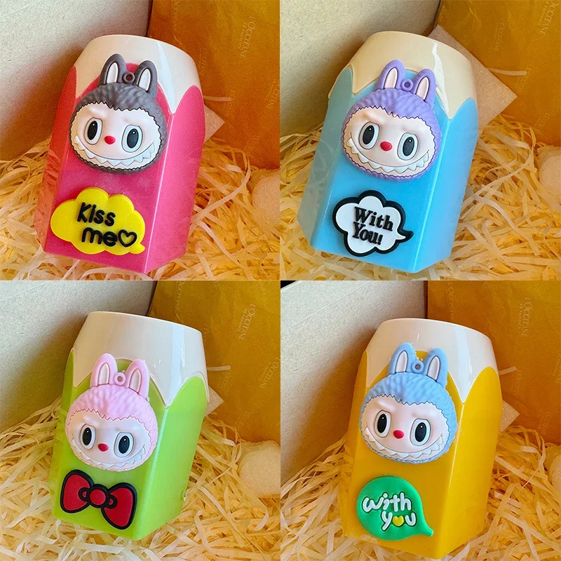 Kawaii Labubu Pen Holder Labubu Stationery Desktop Storage Box Student Anime Figures Pencil Storage Box Pencil Bucket Girl Gift
Kawaii Labubu Pen Holder Labubu Stationery Desktop Storage Box Student Anime Figures Pencil Storage Box Pencil Bucket Girl Gift