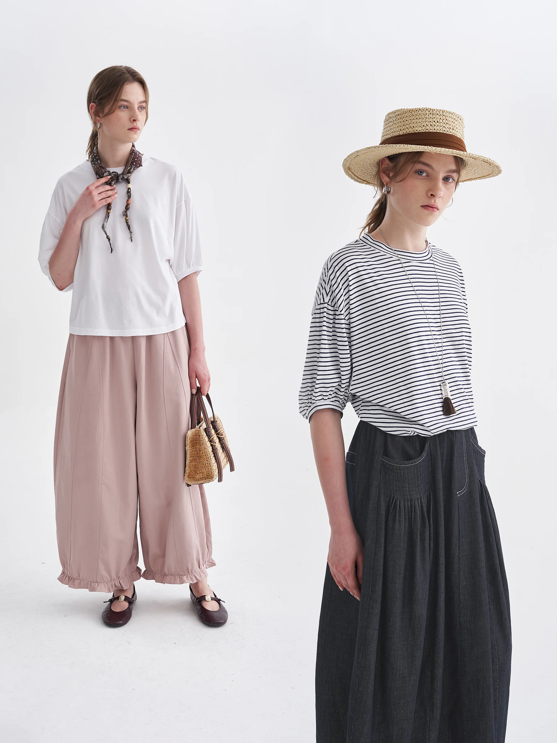 DotDrobe Pure Cotton Soft Thin Lantern Sleeve Loose Shoulder T-Shirt Women Spring Summer Casual Style round Neck Stripe Pattern
DotDrobe Pure Cotton Soft Thin Lantern Sleeve Loose Shoulder T-Shirt Women Spring Summer Casual Style round Neck Stripe Pattern