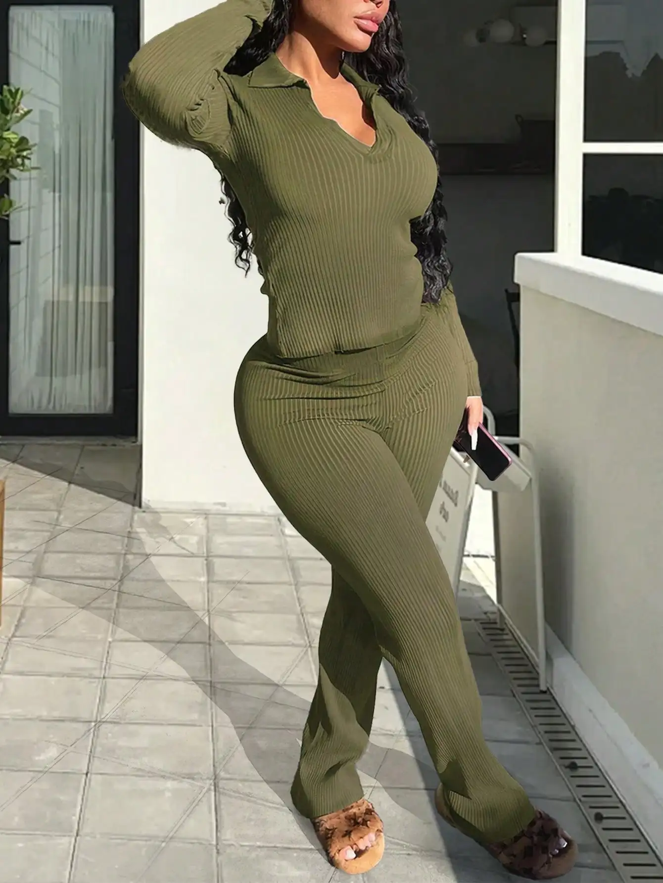 A Two-piece Casual and Comfortable V-neck Ribbed Knitted Solid Color Long-sleeved Set for Women's Home and Sports
A Two-piece Casual and Comfortable V-neck Ribbed Knitted Solid Color Long-sleeved Set for Women's Home and Sports