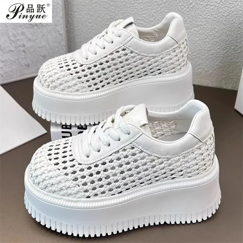 Летние тканые повседневные кроссовки из сетчатой ткани с круглым носком, легкие туфли на платформе со шнуровкой спереди, размеры 35-40
Летние тканые повседневные кроссовки из сетчатой ткани с круглым носком, легкие туфли на платформе со шнуровкой спереди, размеры 35-40