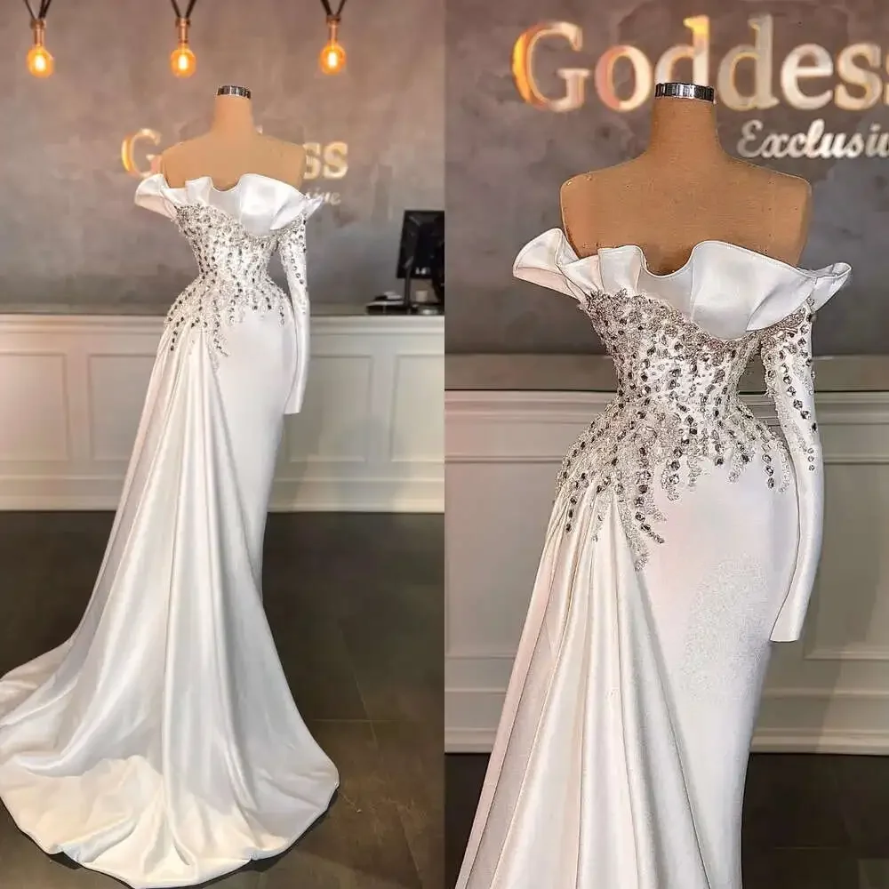 Customized Ruffles Strapless Sparkly Crystals Beads Mermaid Wedding Dress Vestidos One Long Sleeves Satin Bridal Gown
Customized Ruffles Strapless Sparkly Crystals Beads Mermaid Wedding Dress Vestidos One Long Sleeves Satin Bridal Gown