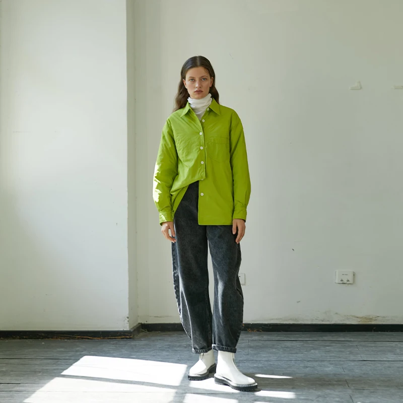 Универсальная женская рубашка-жакет из хлопка с длинным рукавом и воротником на пуговицах для делового и повседневного стиля
Универсальная женская рубашка-жакет из хлопка с длинным рукавом и воротником на пуговицах для делового и повседневного стиля