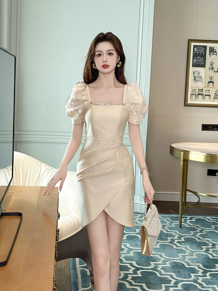 Summer New Women's French Square Neck Diamond Puff Sleeve Slim Fit Hip-Hugging Irregular Dress
Summer New Women's French Square Neck Diamond Puff Sleeve Slim Fit Hip-Hugging Irregular Dress