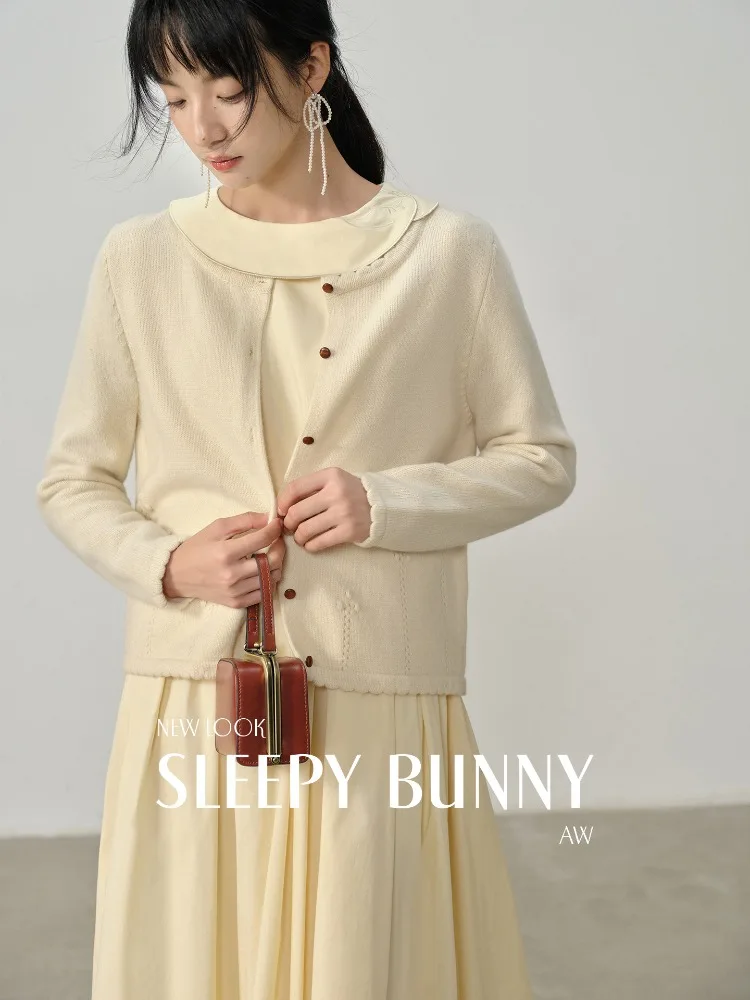 Elegant Sweet Loose Cardigan Sweater Top Wool Knit Autumn Scalloped Edge Button Up Layering Outfit Women Soft Warm Casual Style
Elegant Sweet Loose Cardigan Sweater Top Wool Knit Autumn Scalloped Edge Button Up Layering Outfit Women Soft Warm Casual Style
