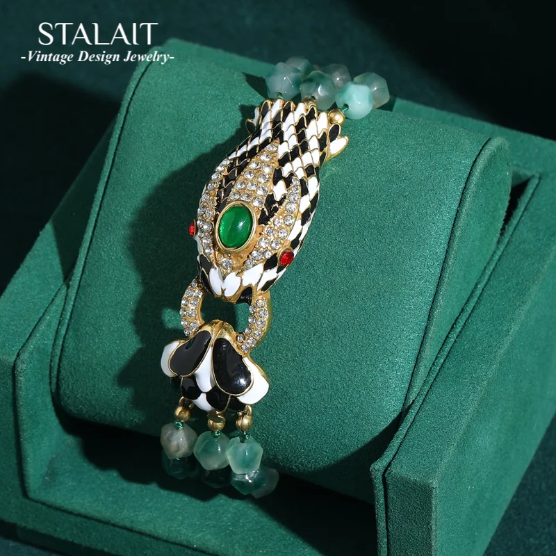 Vintage Irregular Green Bead Luxury Woman Bracelet Snake Head Gold Color Black White Enamel Natural Stone Jewelry Accessories
Vintage Irregular Green Bead Luxury Woman Bracelet Snake Head Gold Color Black White Enamel Natural Stone Jewelry Accessories
