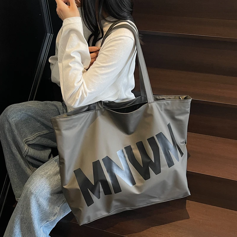 Letter-Printed Large-Capacity Tote Bag, Fashionable Shoulder Handbag, Multi-Color Fabric Bag, Commuter Shopping Bag, Women's Bag
Letter-Printed Large-Capacity Tote Bag, Fashionable Shoulder Handbag, Multi-Color Fabric Bag, Commuter Shopping Bag, Women's Bag