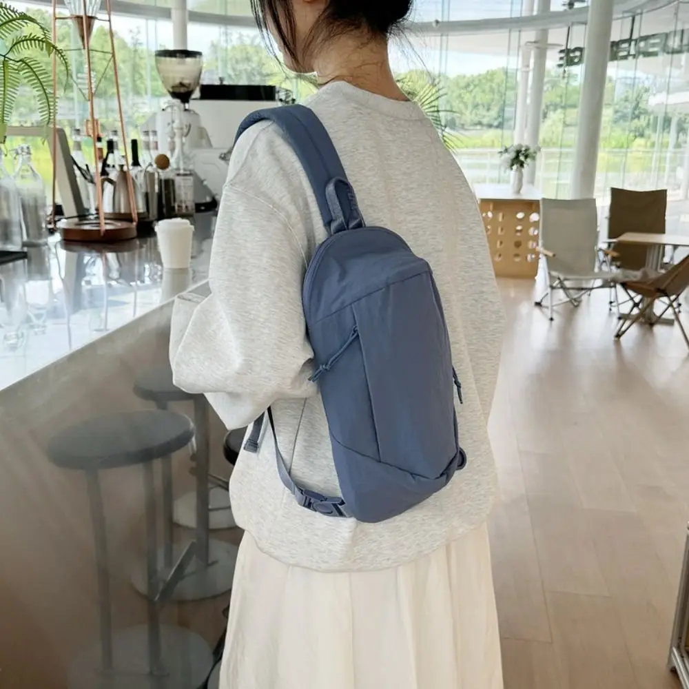 Solid Color Nylon Shoulder Bag Large Capacity Multifunctional Sports Crossbody Bag Korean Style Lightweight Outdoor Chest Bag
Solid Color Nylon Shoulder Bag Large Capacity Multifunctional Sports Crossbody Bag Korean Style Lightweight Outdoor Chest Bag