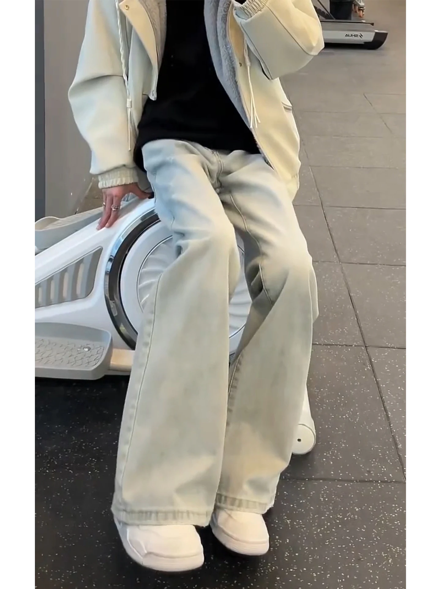 Cleanfit Light Blue Faded Knife Denim Jeans Thiened Warm Straight Leg American High Street Vibe Pants for Men And Women
Cleanfit Light Blue Faded Knife Denim Jeans Thiened Warm Straight Leg American High Street Vibe Pants for Men And Women