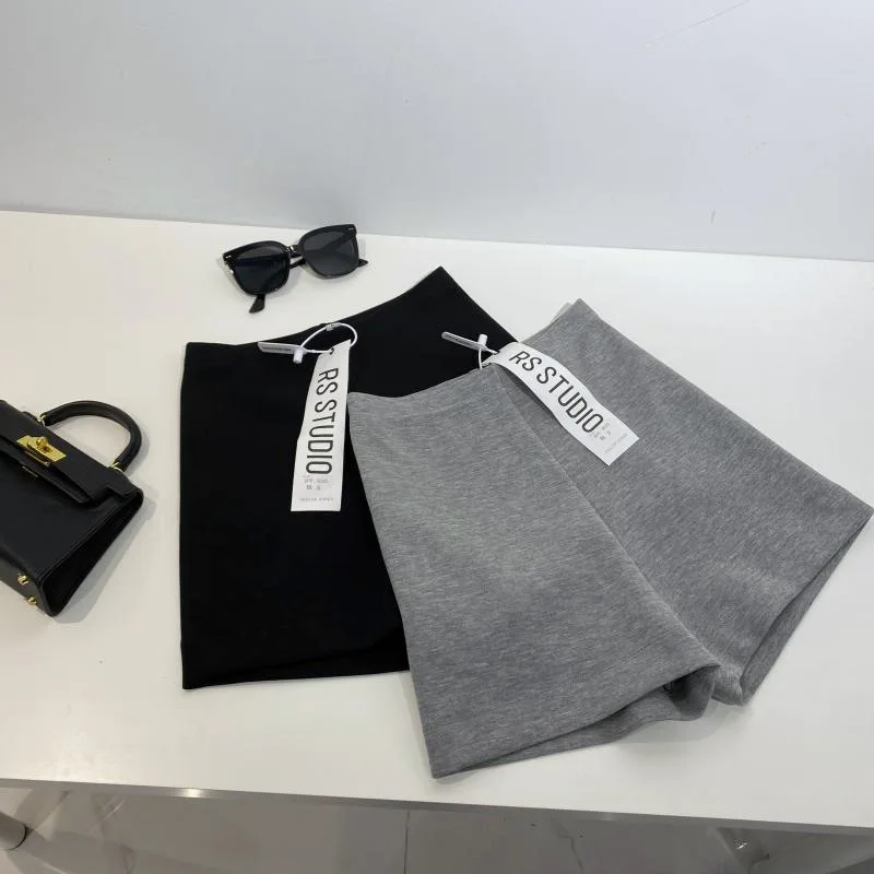 Solid Color Soft Shorts for Women Temperament High Waisted Sports Leggings Summer Women's Casual Outdoor Fitness Pants
Solid Color Soft Shorts for Women Temperament High Waisted Sports Leggings Summer Women's Casual Outdoor Fitness Pants