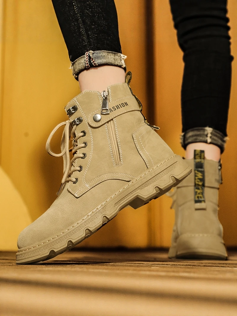 Men's Workwear Boots High Top British Style Retro Yellow Boots Outdoor Labor Protection Anti-slip Wear-resistant Battl...
Men's Workwear Boots High Top British Style Retro Yellow Boots Outdoor Labor Protection Anti-slip Wear-resistant Battl...