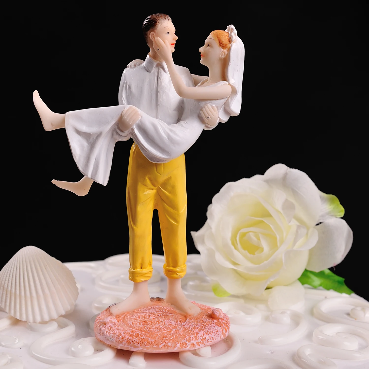 Free shipping Personalized Romantic Groom Embraces Bride Figurine Cake Topper Valentine's Day gift Beach Wedding Festival gift
Free shipping Personalized Romantic Groom Embraces Bride Figurine Cake Topper Valentine's Day gift Beach Wedding Festival gift
