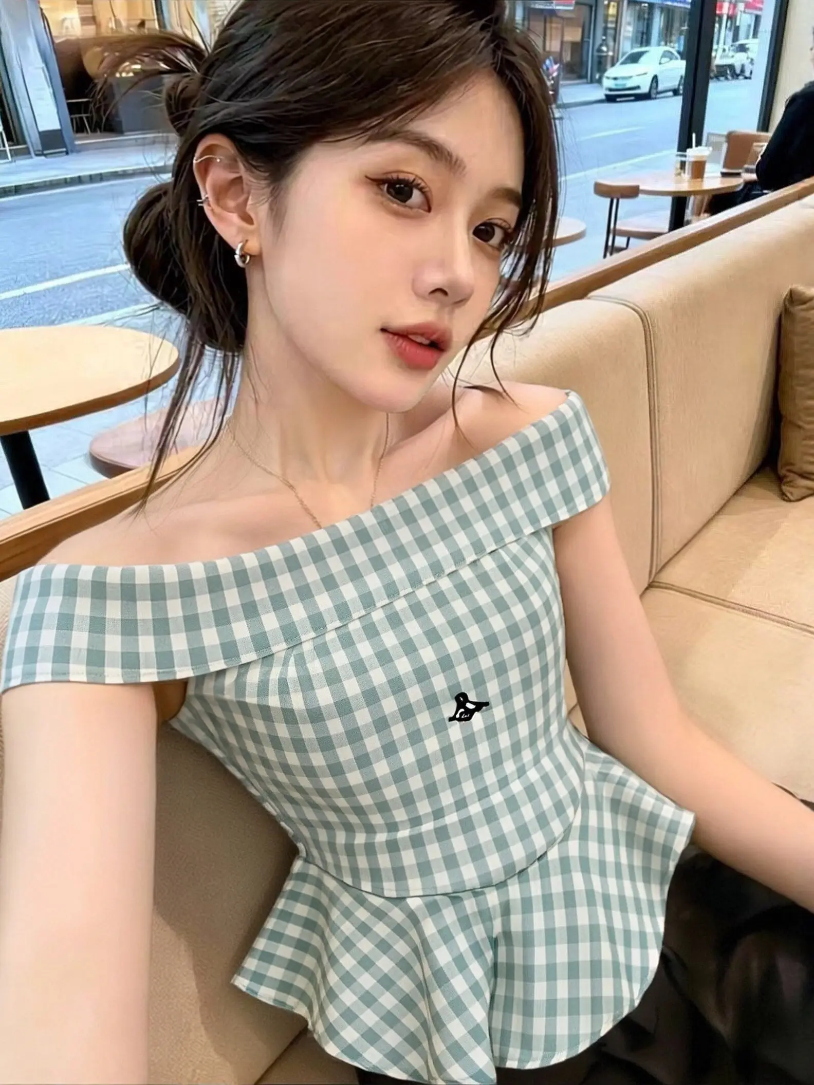 Green Plaid One-Shoulder Short-Sleeve Women's Shirt Summer Slimming Waist Cinched Sexy Bellovi Sweet Style Breathable
Green Plaid One-Shoulder Short-Sleeve Women's Shirt Summer Slimming Waist Cinched Sexy Bellovi Sweet Style Breathable