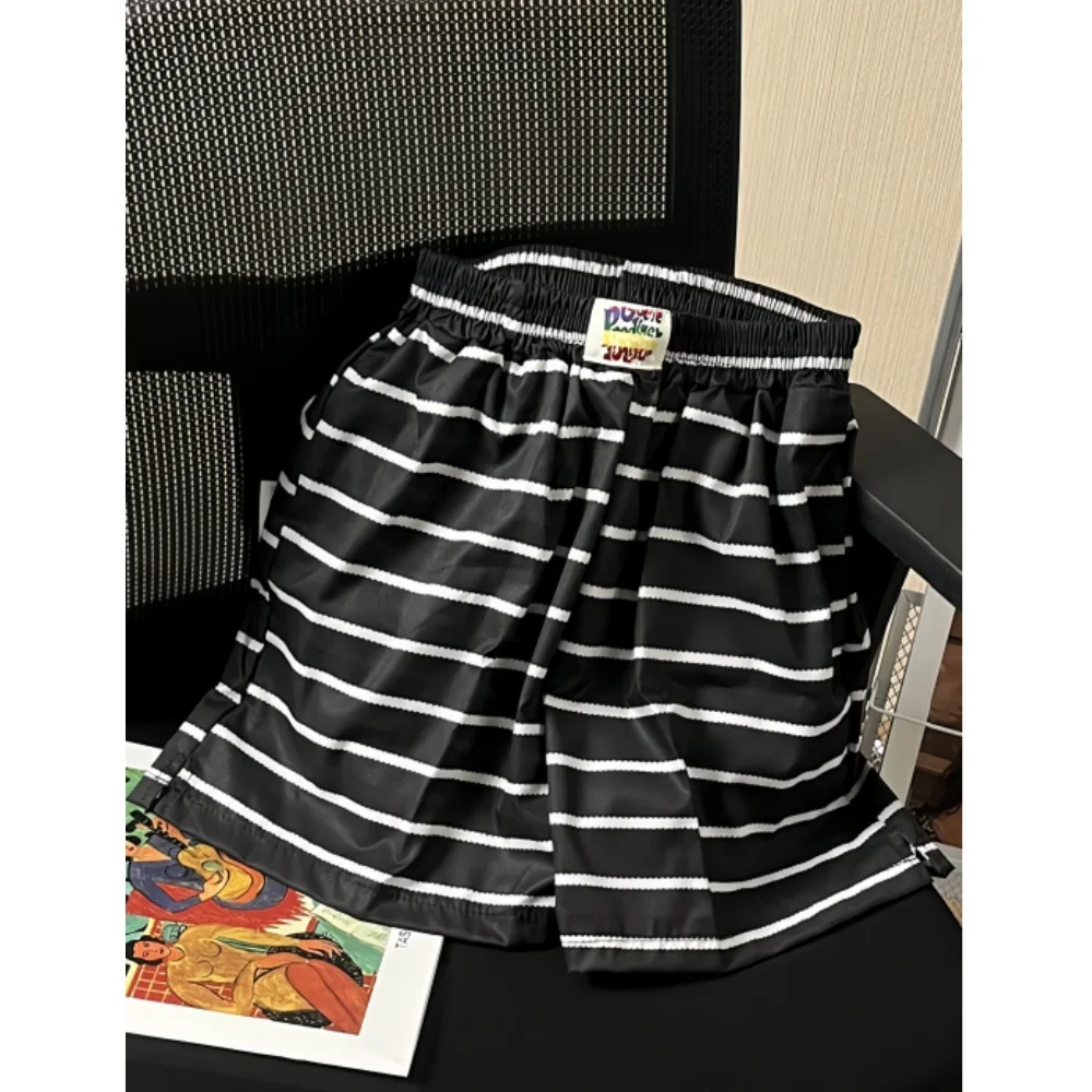 Black White Striped Casual Sports Shorts Women Summer Thin Outerwear A-Line Sleepwear Ice Silk Slit Wide Leg Five-Quarter Pants
Black White Striped Casual Sports Shorts Women Summer Thin Outerwear A-Line Sleepwear Ice Silk Slit Wide Leg Five-Quarter Pants