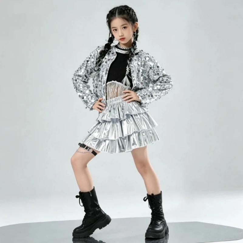 Children's Girl Group Silver Sequin Jazz Dance Performance Costume with Fringe Streetwear Trendy Future Tech Style Runway Outfit
Children's Girl Group Silver Sequin Jazz Dance Performance Costume with Fringe Streetwear Trendy Future Tech Style Runway Outfit