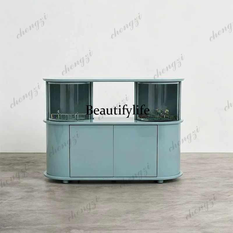 Italian light luxury dining side, wine cabinet integrated against the wall, home living room locker modern and simple
Italian light luxury dining side, wine cabinet integrated against the wall, home living room locker modern and simple