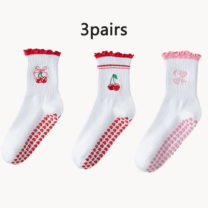 3 пары кружевных носков с вишневым принтом, нескользящие, в мягком девичьем стиле, для дома, йоги и занятий на полу
3 пары кружевных носков с вишневым принтом, нескользящие, в мягком девичьем стиле, для дома, йоги и занятий на полу