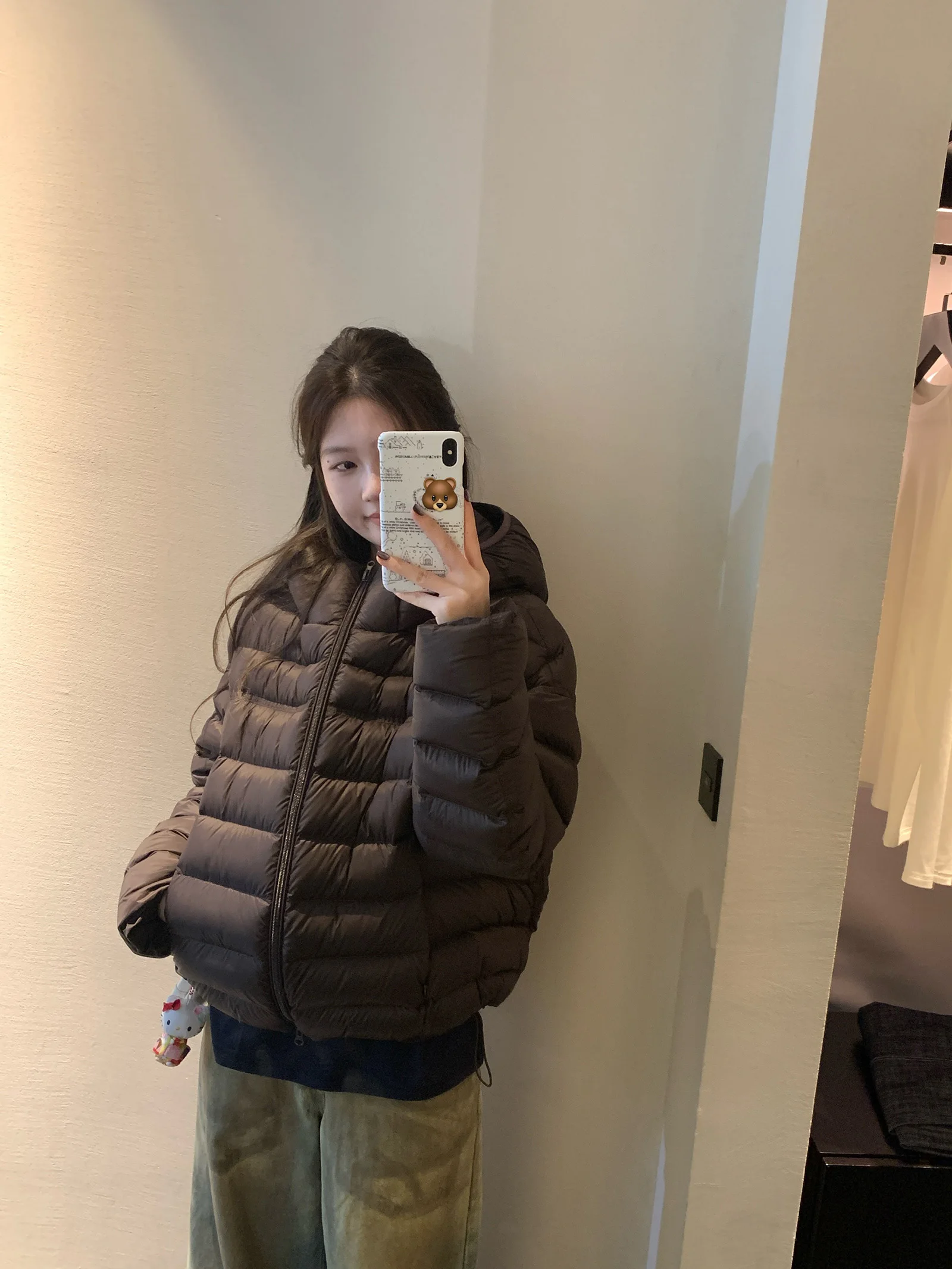 Женская зимняя куртка-пуховик с капюшоном, 95% пух, белая, повседневная, прямого кроя, с длинными рукавами, теплая, утолщенная
Женская зимняя куртка-пуховик с капюшоном, 95% пух, белая, повседневная, прямого кроя, с длинными рукавами, теплая, утолщенная