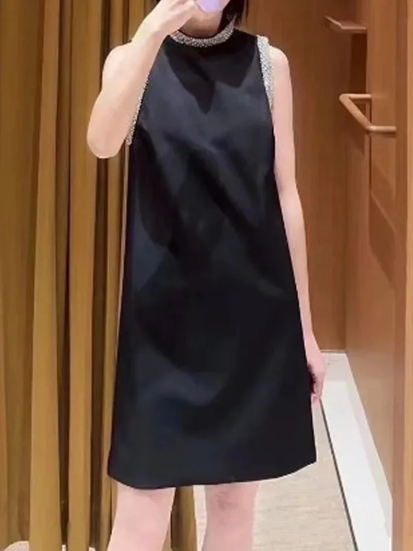 Элегантная модная юбка А-силуэта с круглым вырезом и декоративной отделкой, коллекция DBNY Весна-Лето
Элегантная модная юбка А-силуэта с круглым вырезом и декоративной отделкой, коллекция DBNY Весна-Лето