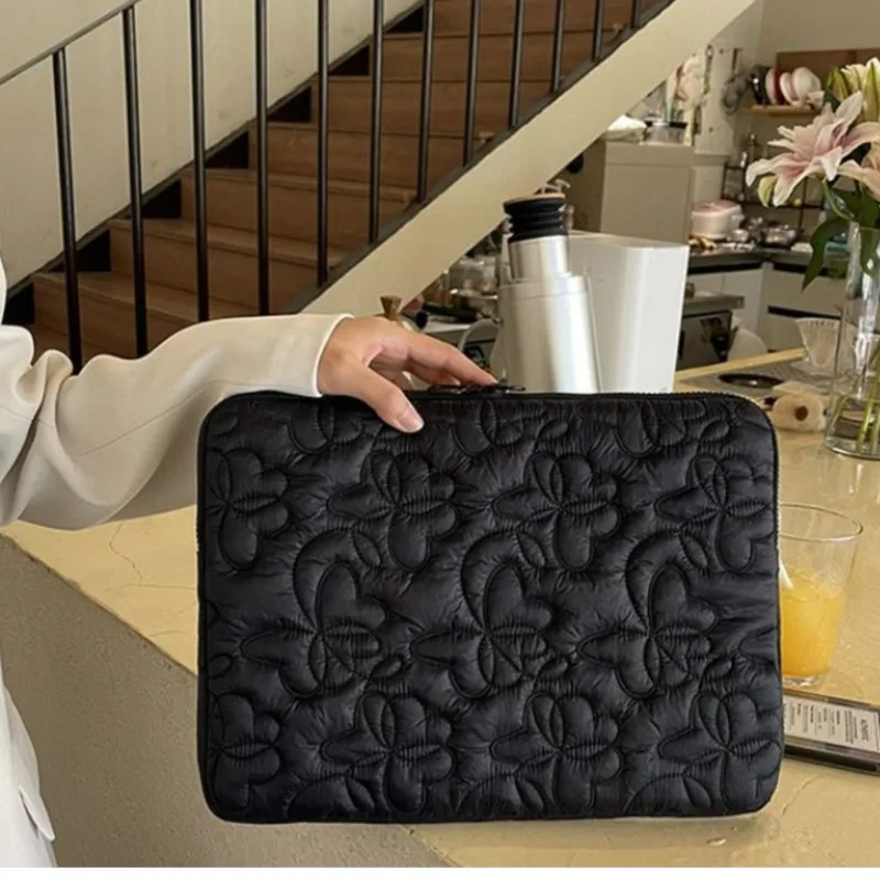 Ins Embroidered Butterfly Black Laptop Bag Sleeve Slim Tablet Case Cover Bag MacBooks Air Pro 11 13 14 15 Inch Solid Storage Bag
Ins Embroidered Butterfly Black Laptop Bag Sleeve Slim Tablet Case Cover Bag MacBooks Air Pro 11 13 14 15 Inch Solid Storage Bag
