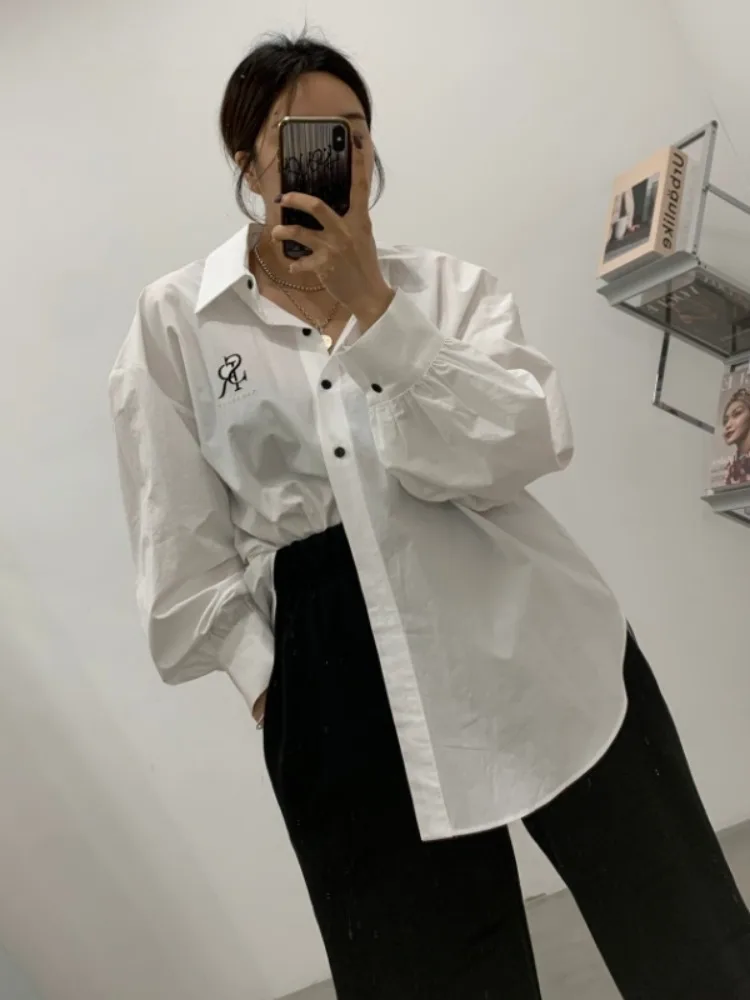 Embroidered Letter Shirt Women's Chic Button-Up Loose Fit Collared Slimming Back Exposure Elegant Versatile Top
Embroidered Letter Shirt Women's Chic Button-Up Loose Fit Collared Slimming Back Exposure Elegant Versatile Top