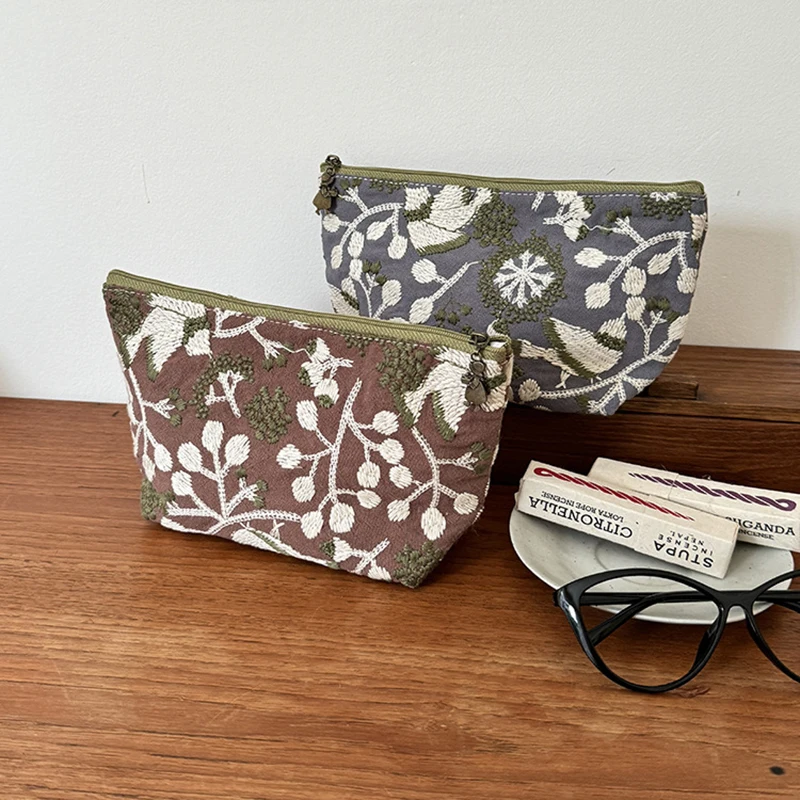 5 шт. косметички женские хлопковые льняные листья с вышивкой большой емкости легкая переносная косметичка разные цвета
5 шт. косметички женские хлопковые льняные листья с вышивкой большой емкости легкая переносная косметичка разные цвета
