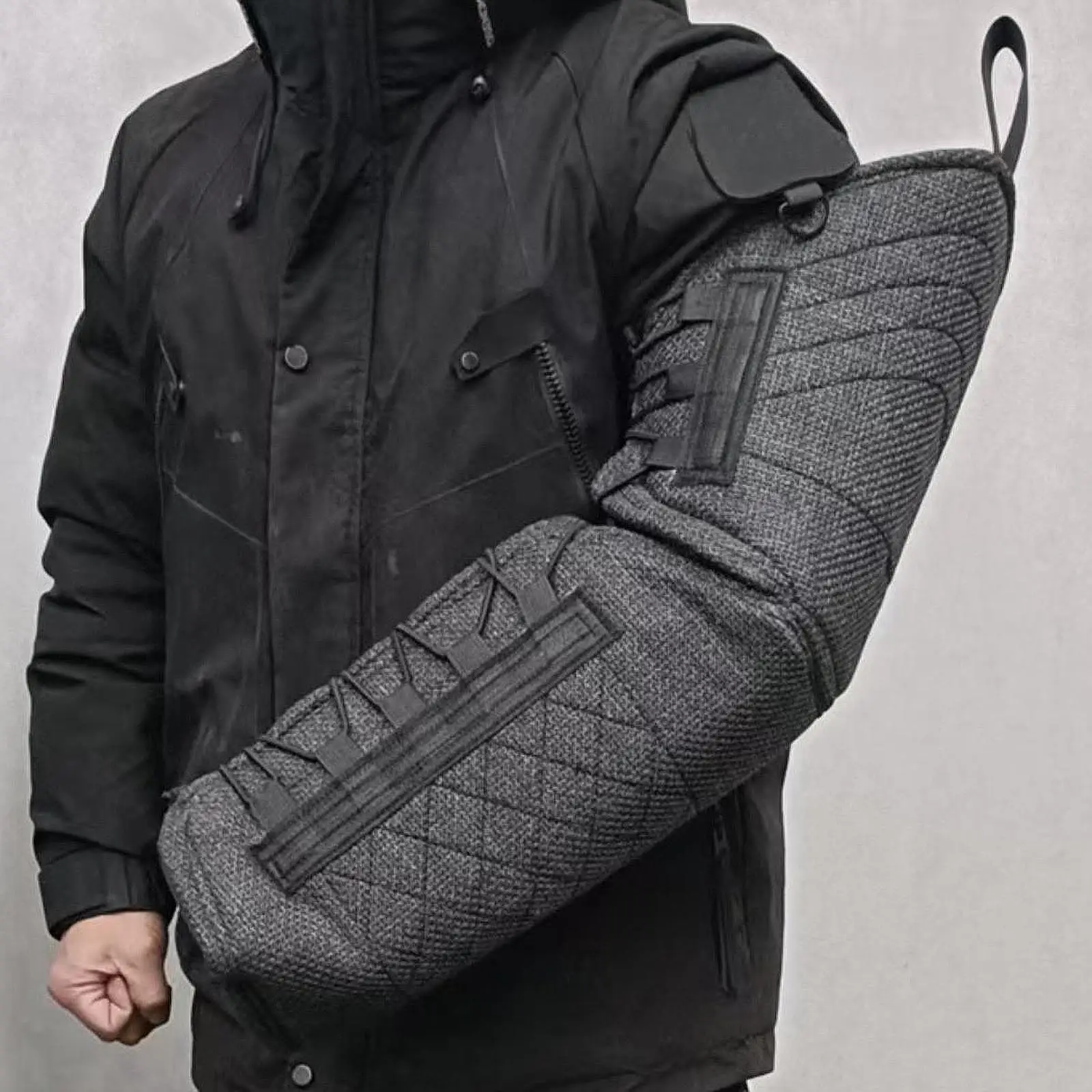 Arm Protector Sleeve for Dog Bite Training Equipment for Large Breeds
Arm Protector Sleeve for Dog Bite Training Equipment for Large Breeds