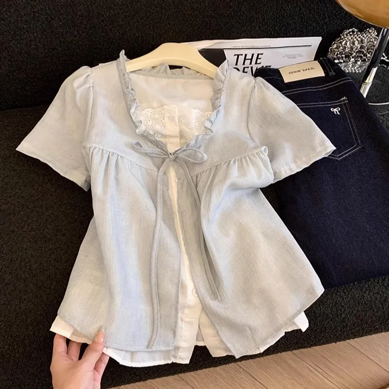Lace Trim ort Sve irt Women's Summer Thin Design Sense Fake Two-Piece ort Length Versatile Top Korean Sle V-ne
Lace Trim ort Sve irt Women's Summer Thin Design Sense Fake Two-Piece ort Length Versatile Top Korean Sle V-ne