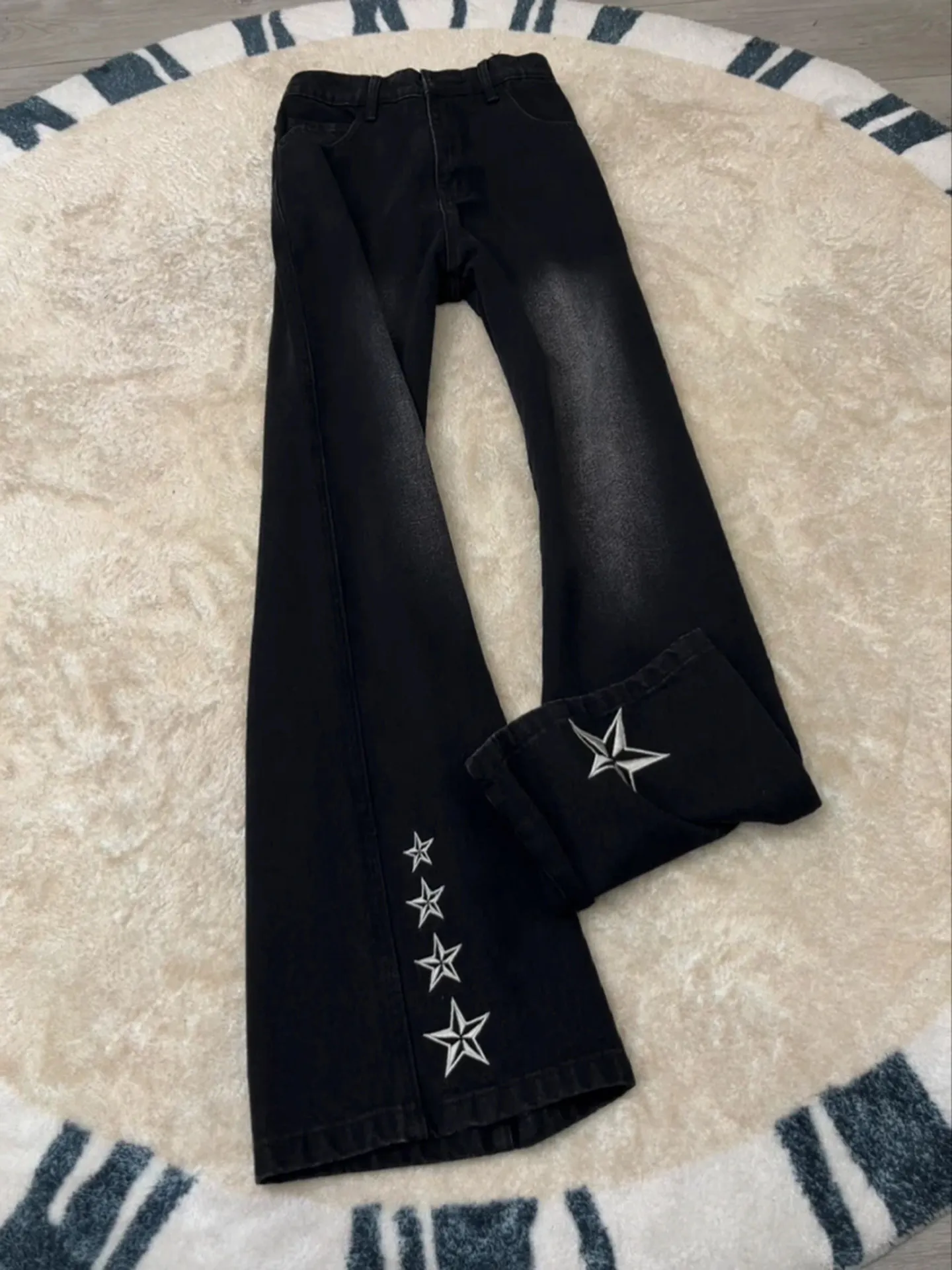 Black Embroidered Star Men's Jeans mid Waist Machine Embroidery Denim Fabric Wear Resistant Non Shrinkage Straight Leg Jeans
Black Embroidered Star Men's Jeans mid Waist Machine Embroidery Denim Fabric Wear Resistant Non Shrinkage Straight Leg Jeans