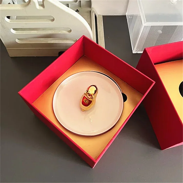 Ювелирные изделия, фарфоровая тарелка, Подарочная коробка, косметика, уход за кожей, хранение, хранение, поднос, подарочные настольные аксессуары
Ювелирные изделия, фарфоровая тарелка, Подарочная коробка, косметика, уход за кожей, хранение, хранение, поднос, подарочные настольные аксессуары