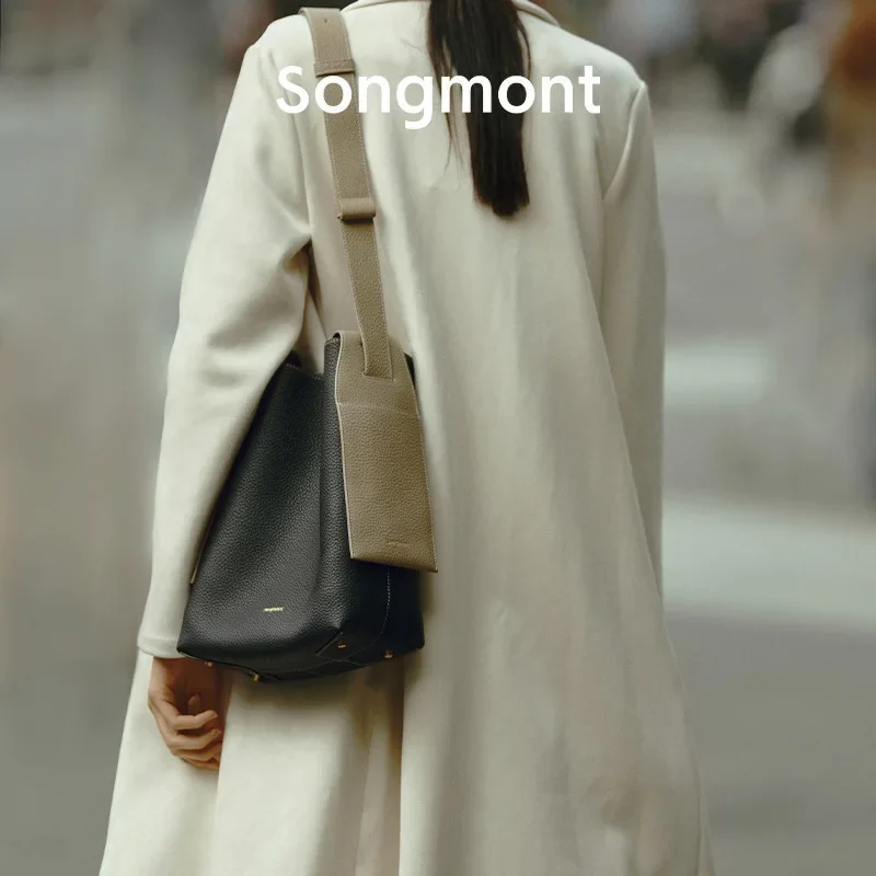 Songmont Hanging Ear Tote Series Bucket Bag - Medium Cowhide Commuter Shoulder Bag, Fashionable & Structured Handbag
Songmont Hanging Ear Tote Series Bucket Bag - Medium Cowhide Commuter Shoulder Bag, Fashionable & Structured Handbag