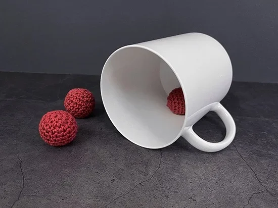 Chop Mug by Oliver Magic Stage Magic Tricks Cup and Balls Illusion Magnetic Cup Close up Magia Magicians Prop Gimmick Accessory
Chop Mug by Oliver Magic Stage Magic Tricks Cup and Balls Illusion Magnetic Cup Close up Magia Magicians Prop Gimmick Accessory