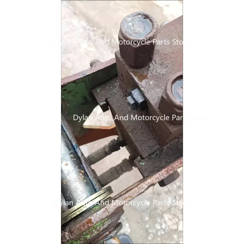 Excavator Broken Hammer Nitrogen Valve Gun Head Nitrogen Filling Nozzle 68 75 85 100 135 Gun Head Exhaust Screw Air Valve
Excavator Broken Hammer Nitrogen Valve Gun Head Nitrogen Filling Nozzle 68 75 85 100 135 Gun Head Exhaust Screw Air Valve