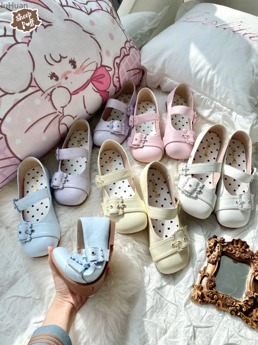 2025 Spring Summer New Lolita Retro Women's Shoes Picture Frame Buckle Mary Jane Flats Comfortable Soft-soled Single Shoes
2025 Spring Summer New Lolita Retro Women's Shoes Picture Frame Buckle Mary Jane Flats Comfortable Soft-soled Single Shoes