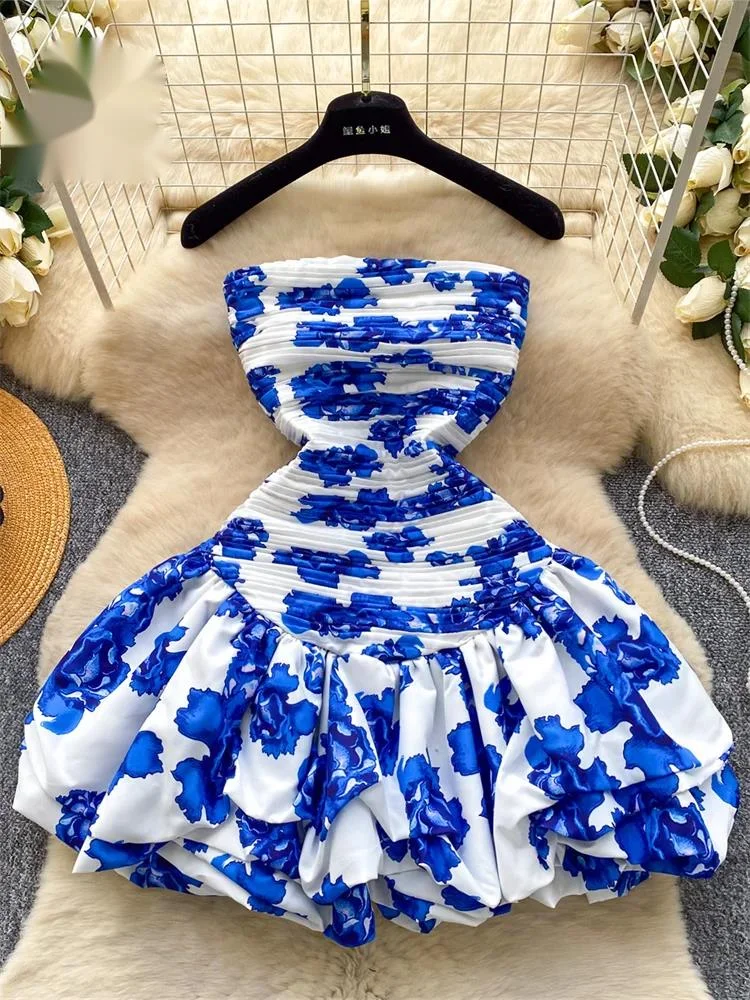 Летнее мини-платье с цветочным принтом, без бретелек, с открытой спиной, эластичное, приталенное, плиссированное, для отпуска, для женщин
Летнее мини-платье с цветочным принтом, без бретелек, с открытой спиной, эластичное, приталенное, плиссированное, для отпуска, для женщин