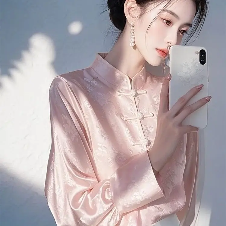 New Chinese Style Stand Collar Long Sleeve Loose Silk Button Women's Shirt Spring Autumn Fashionable Anti-Aging Top
New Chinese Style Stand Collar Long Sleeve Loose Silk Button Women's Shirt Spring Autumn Fashionable Anti-Aging Top