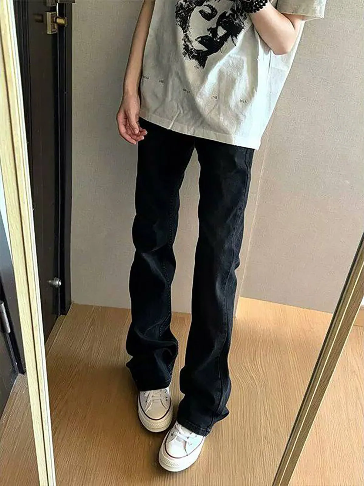 Black Leaf Blade Jeans Men's American High Street Vibe Straight Leg Teenage Slim Fit Micro Flare Pants Casual Summer Jeans
Black Leaf Blade Jeans Men's American High Street Vibe Straight Leg Teenage Slim Fit Micro Flare Pants Casual Summer Jeans