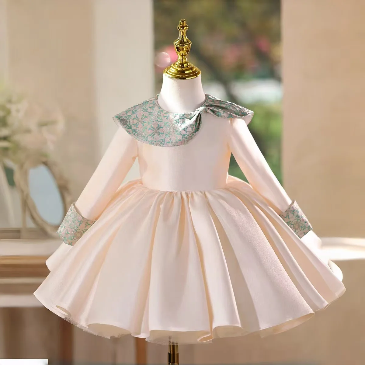 Dreamy Vow D061 Elegant Champagne Girl Dress Satin Long Sleeve Princess Kids Wedding Birthday Festival Party Pageant Gown
Dreamy Vow D061 Elegant Champagne Girl Dress Satin Long Sleeve Princess Kids Wedding Birthday Festival Party Pageant Gown