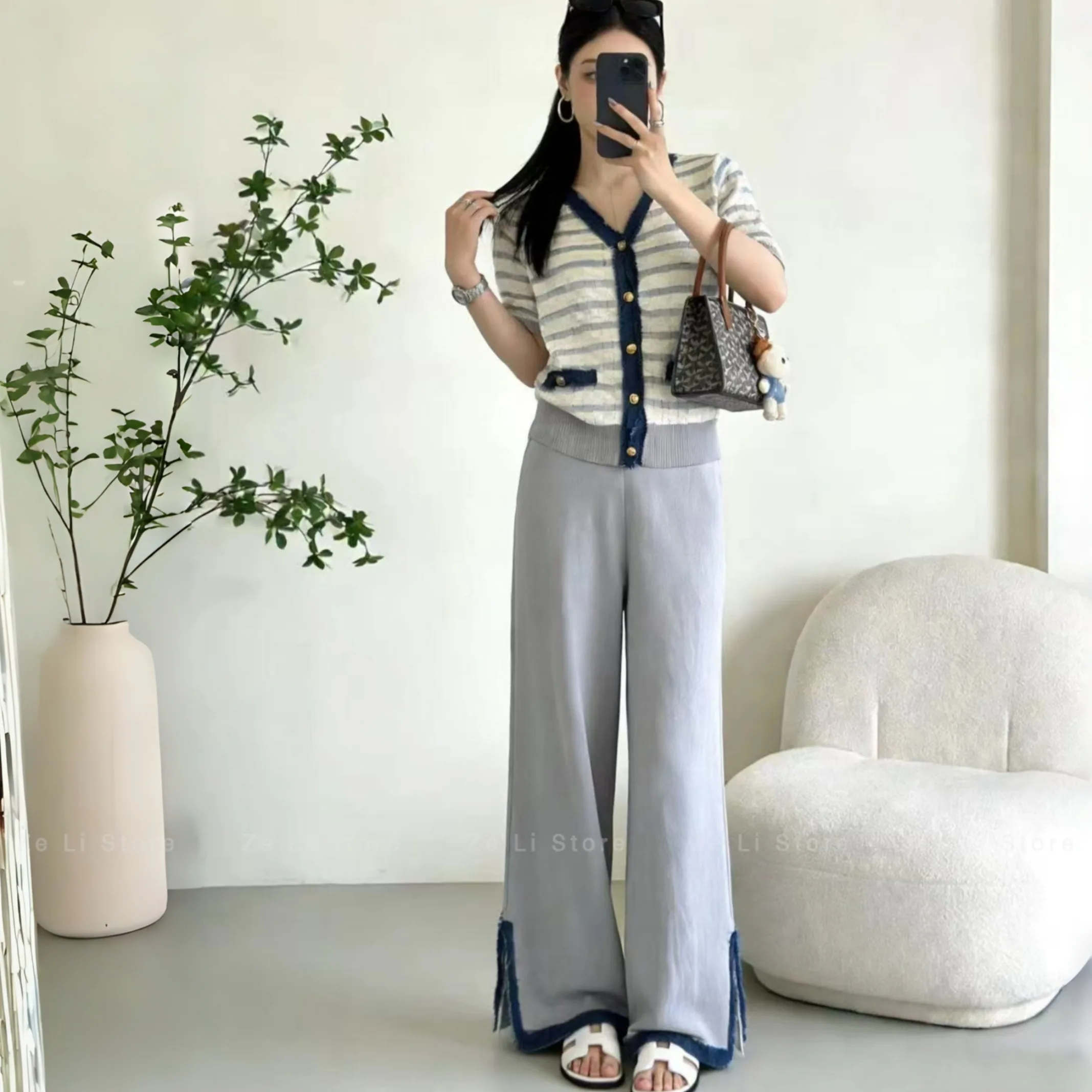 Korean Style Soft & Gentle Color Block Striped Knit Set - Age-defying, Slimming, Casual Wide-leg Pants Two-piece Outfit
Korean Style Soft & Gentle Color Block Striped Knit Set - Age-defying, Slimming, Casual Wide-leg Pants Two-piece Outfit