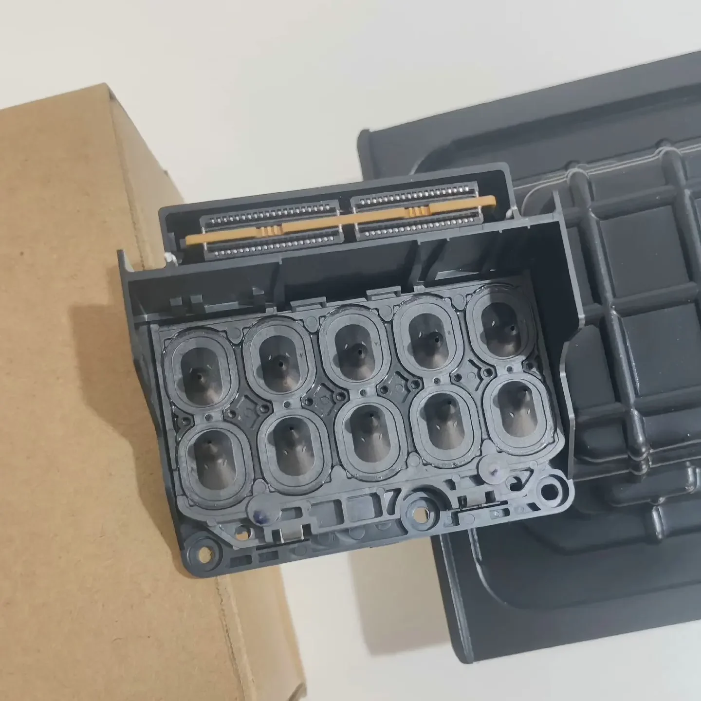 EPSON unlocked Print Head Compatible for EPSON 7908 9908 9910 7910 7710 9700 7700 9900 9710 P6080 P8080 DX6 F191010 Printhead
EPSON unlocked Print Head Compatible for EPSON 7908 9908 9910 7910 7710 9700 7700 9900 9710 P6080 P8080 DX6 F191010 Printhead