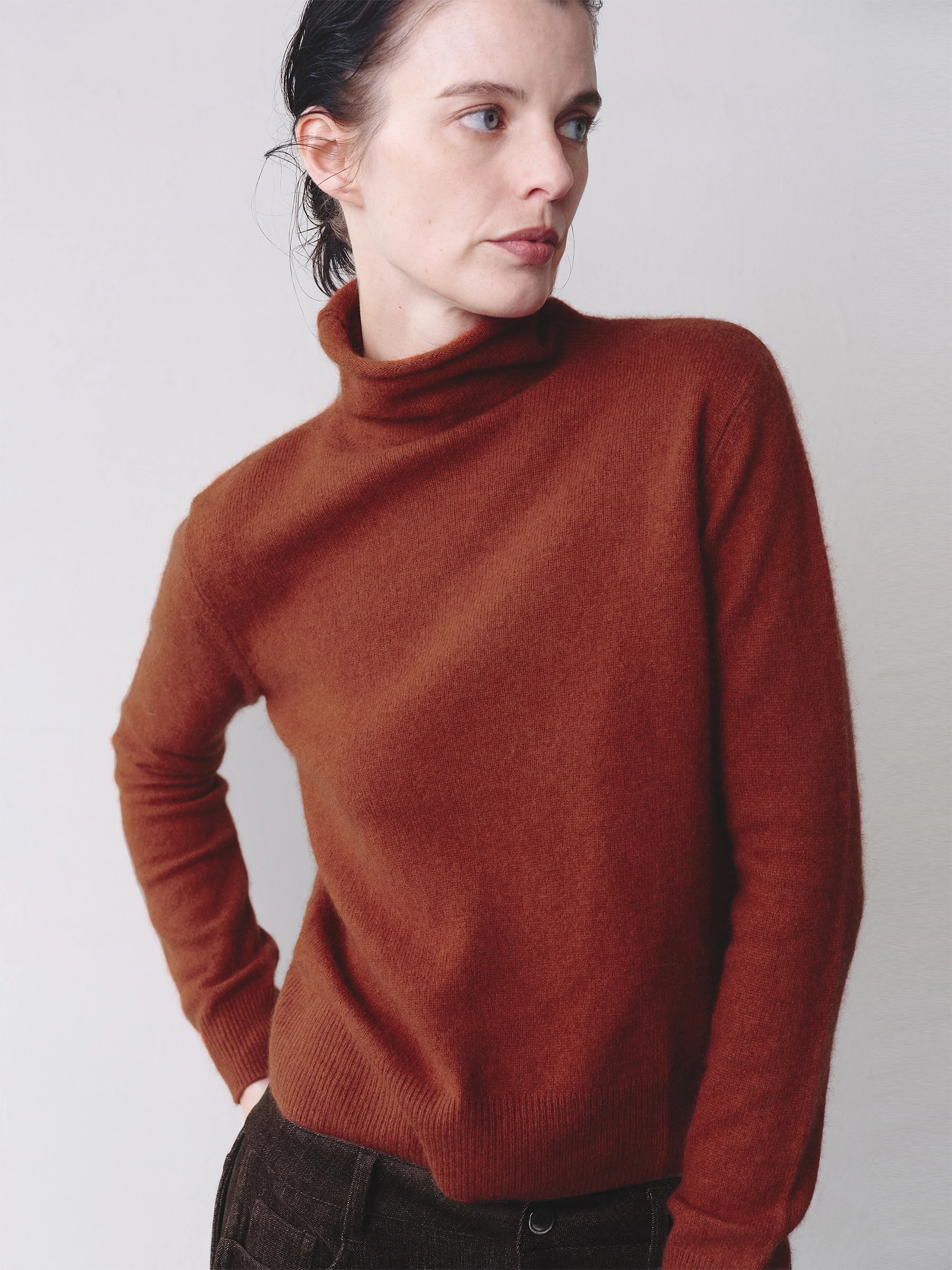 Вязаный свитер Tuytuy из смесовой шерсти и меха енота, мягкий, теплый, с длинными рукавами, высоким воротником и эластичными манжетами, оранжево-красный, для повседневной носки
Вязаный свитер Tuytuy из смесовой шерсти и меха енота, мягкий, теплый, с длинными рукавами, высоким воротником и эластичными манжетами, оранжево-красный, для повседневной носки